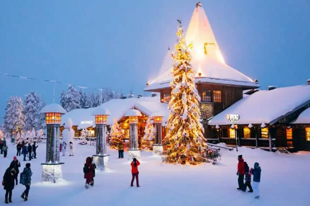 Where to Go: Top 5 Best Places to Travel for Christmas