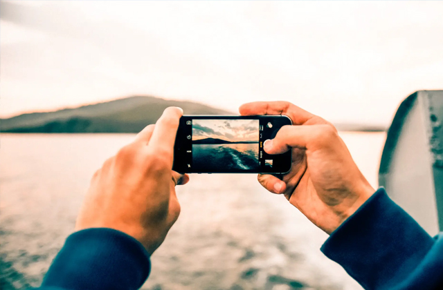 Travel Smart: Keep These 15 Important Photos on Your Phone